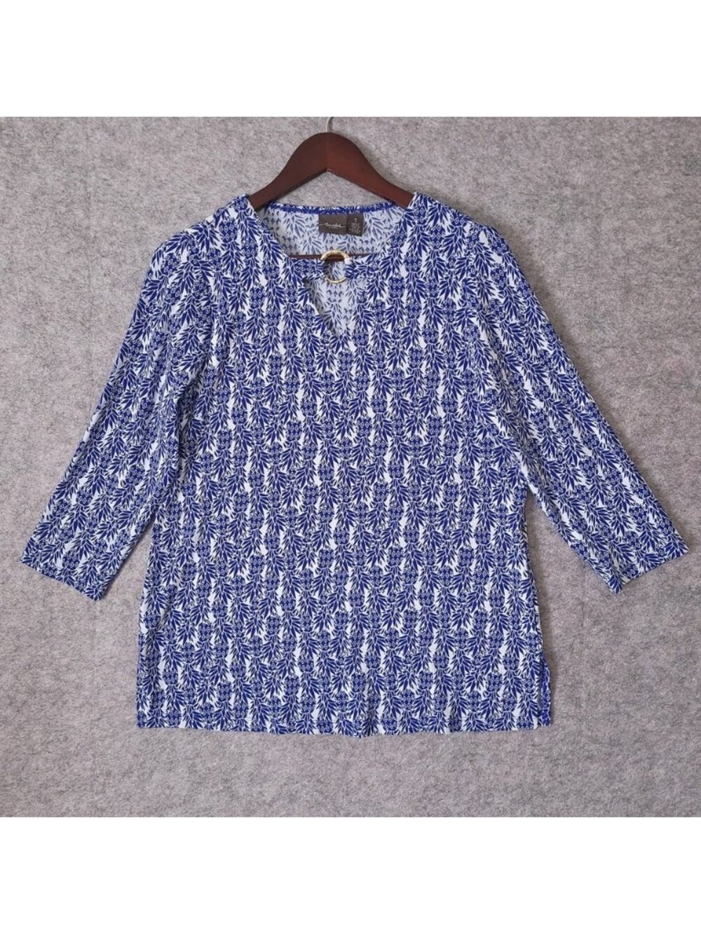 Chico's Travelers Pineapple Slinky Top Size 1 Blue Resort Tropical Stretch